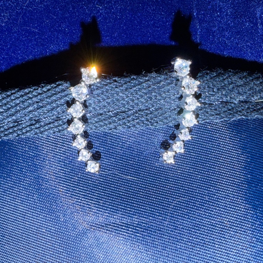 Elegant Silver and White Pearl Necklace Set - Fashion Jewelry
NWT and NWOT - Picture 5 of 5